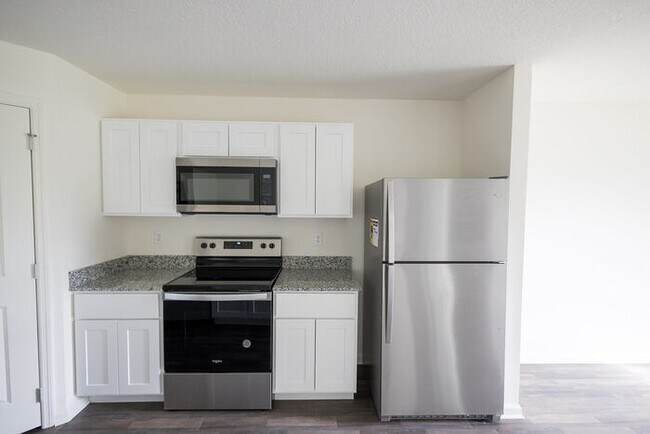 Foto del edificio - Haines City, FL - House - $1,945.00 Availa...
