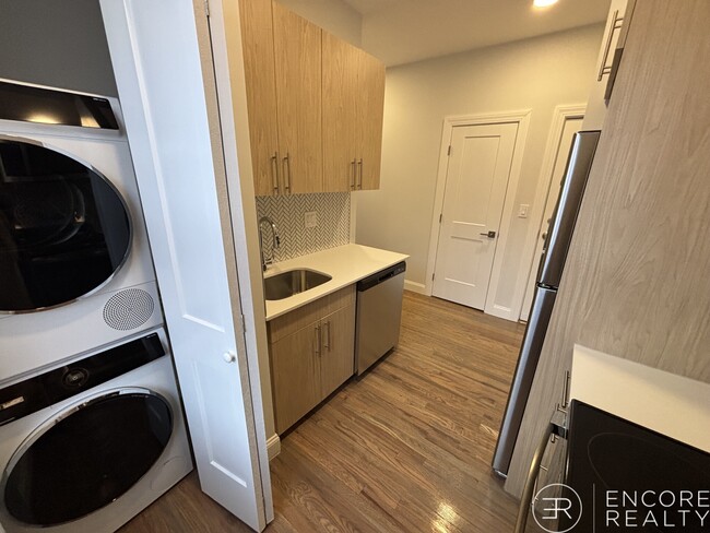 Building Photo - 16 Queensberry St