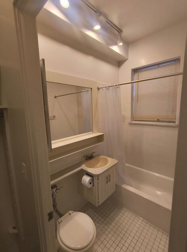 Foto del edificio - Winthrop Manor