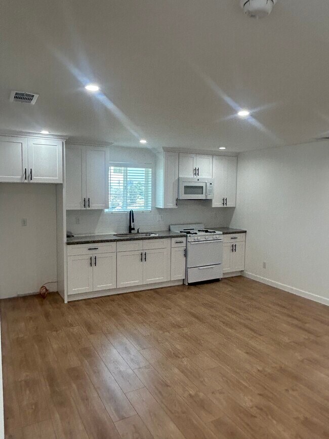 Foto del edificio - 11723 Pendleton St