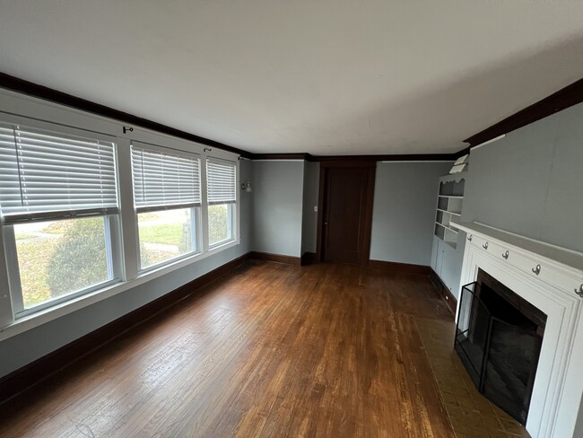 Living Room - 465 Beecher St