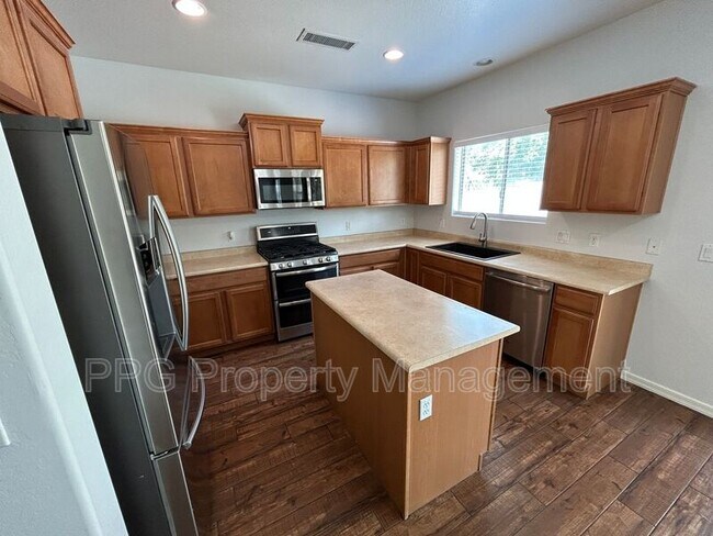 Building Photo - 18543 W Mission Ln