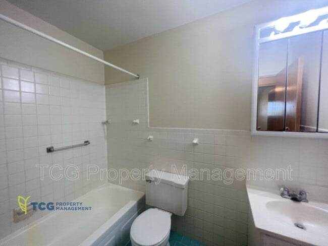 Building Photo - 1449 Catherine St