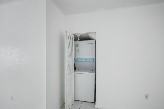 Building Photo - 475 NW 83rd St