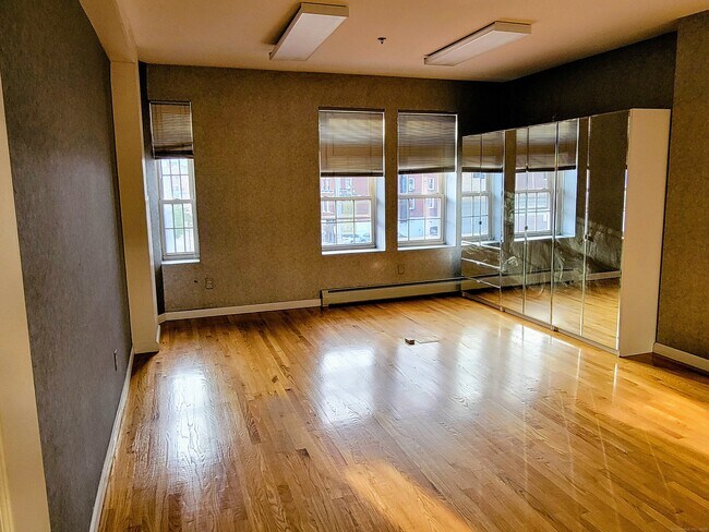 Foto del edificio - 234 E Main St