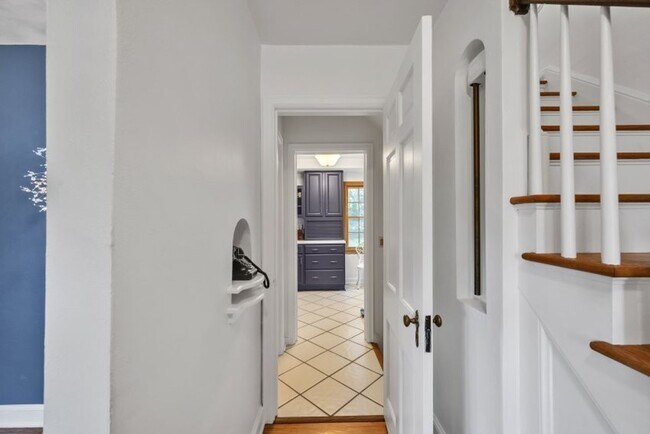 Foto del edificio - Charming 2 Bed 2 Bath House in the Heart of Madison - Fully Furnished!