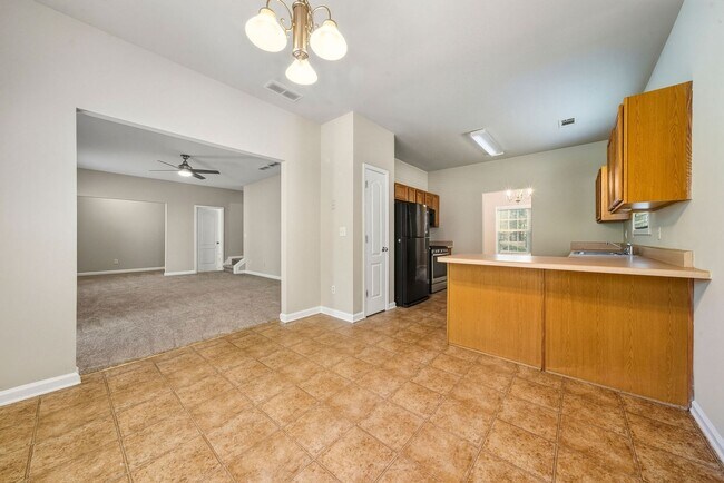 Foto del edificio - 4750 Ferncrest Pl