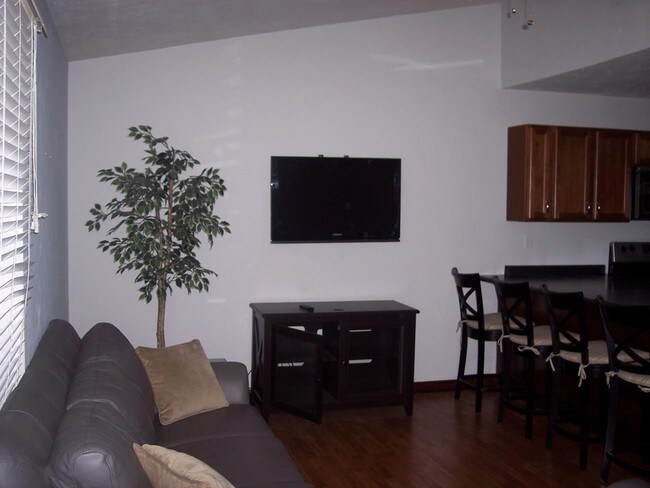 Building Photo - 103 Boardwalk Ln