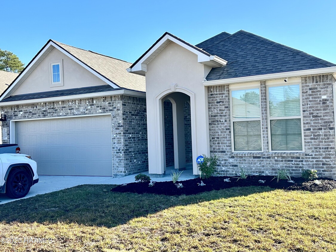 Primary Photo - 34220 Garnet Lake Dr
