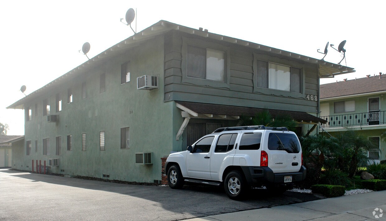 Building Photo - 468 E Algrove St
