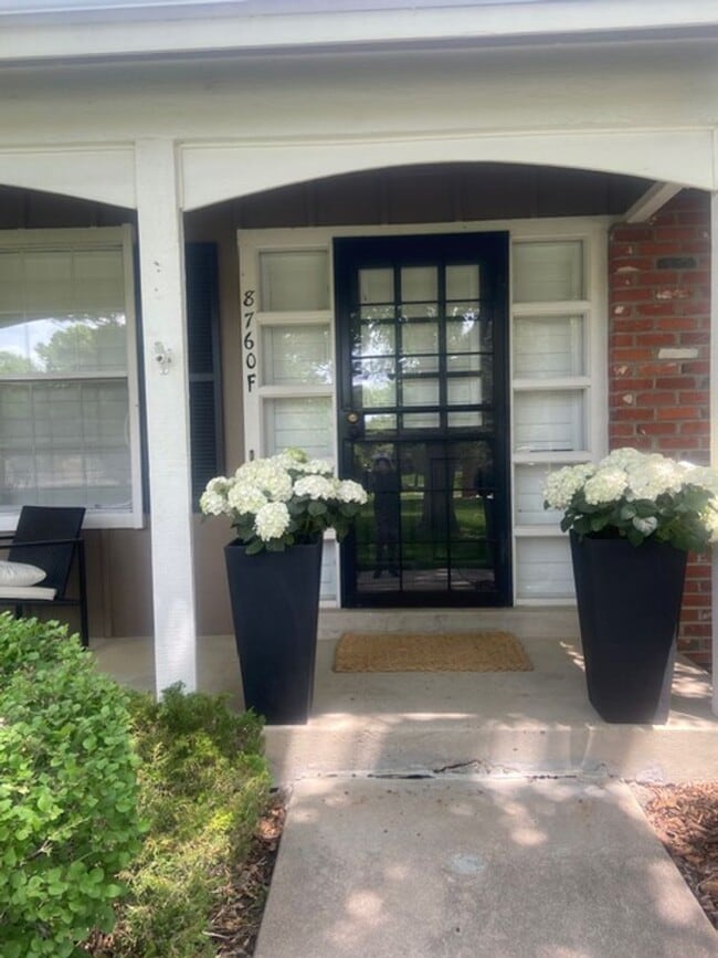 Foto del edificio - Call this gorgeous townhome yours! 2 master bedrooms with detached 2 car garage in Cherry Creek M...