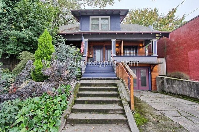 Foto del edificio - Studio Available Now in Kerns Neighborhood of Portland