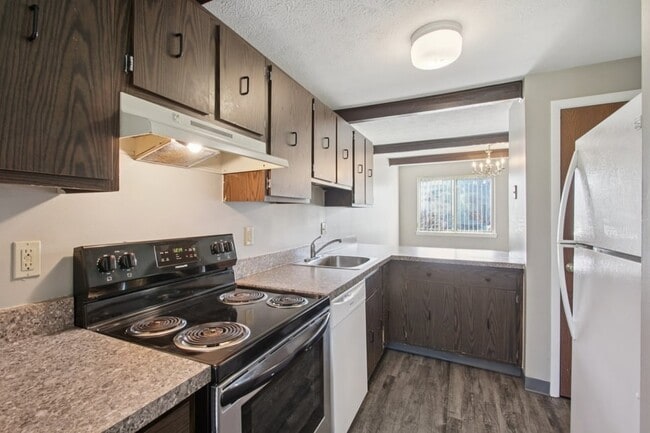 Kitchen - Clearview Farms Apartments