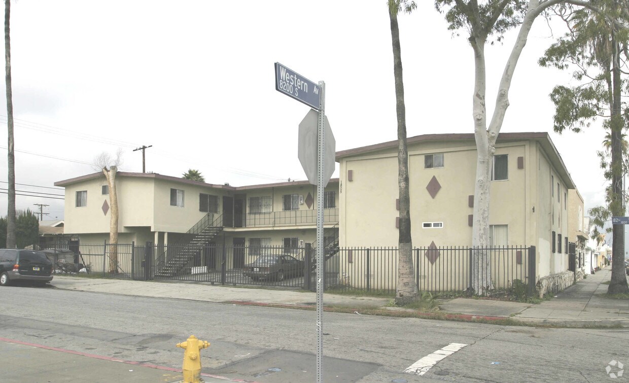 Foto principal - 1805 W 82nd St