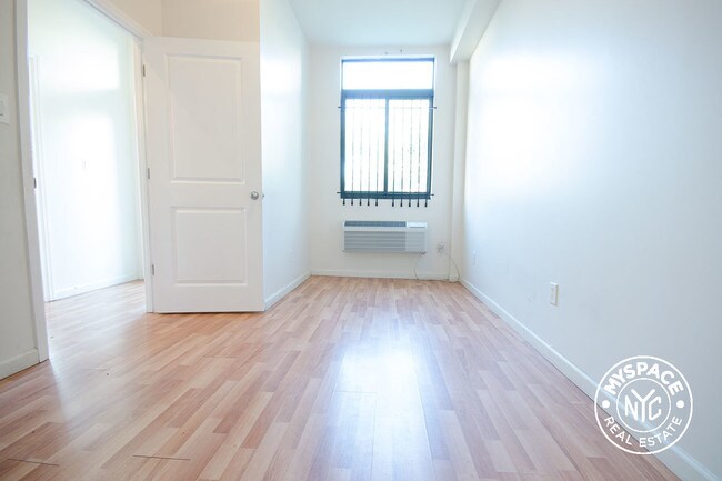 Foto del edificio - 1471 Bushwick Ave