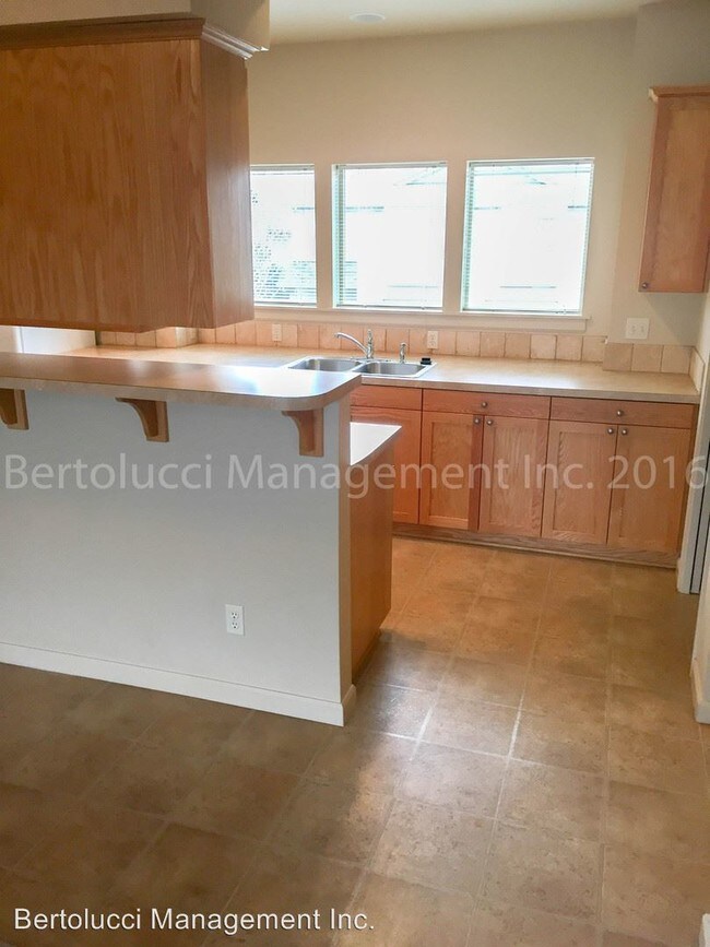 Building Photo - 4405 Remington Pl NE