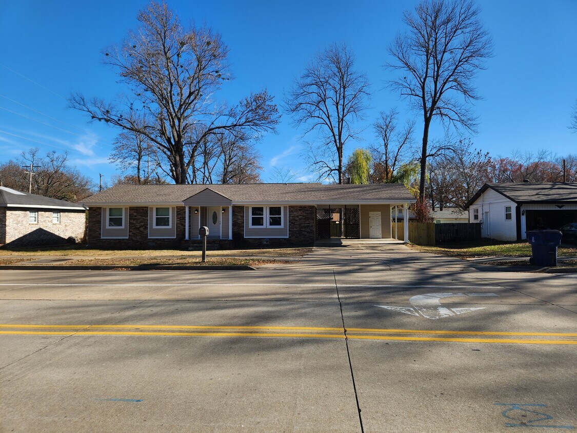 Primary Photo - 907 S 66th St