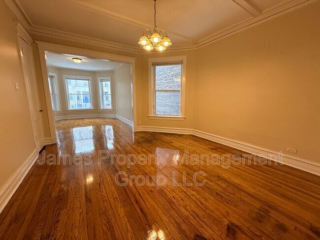 Foto del edificio - 3213 W Warren Blvd