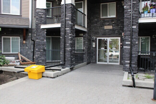 Building Photo - Cozy 1-Bedroom Main Floor Condo with Patio...