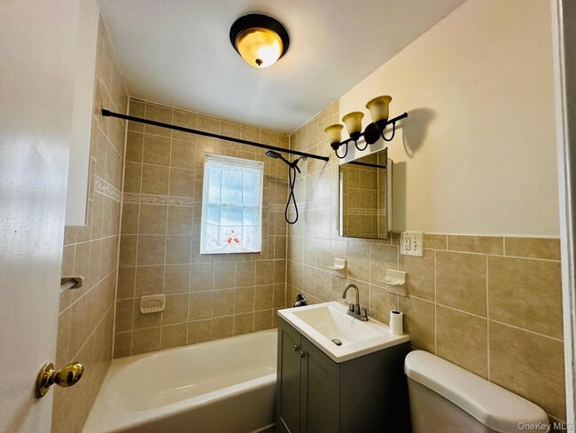 Foto del edificio - 94-03 75th St