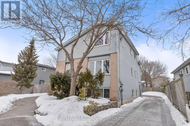 Photo du bâtiment - 1397 Ritson Rd S