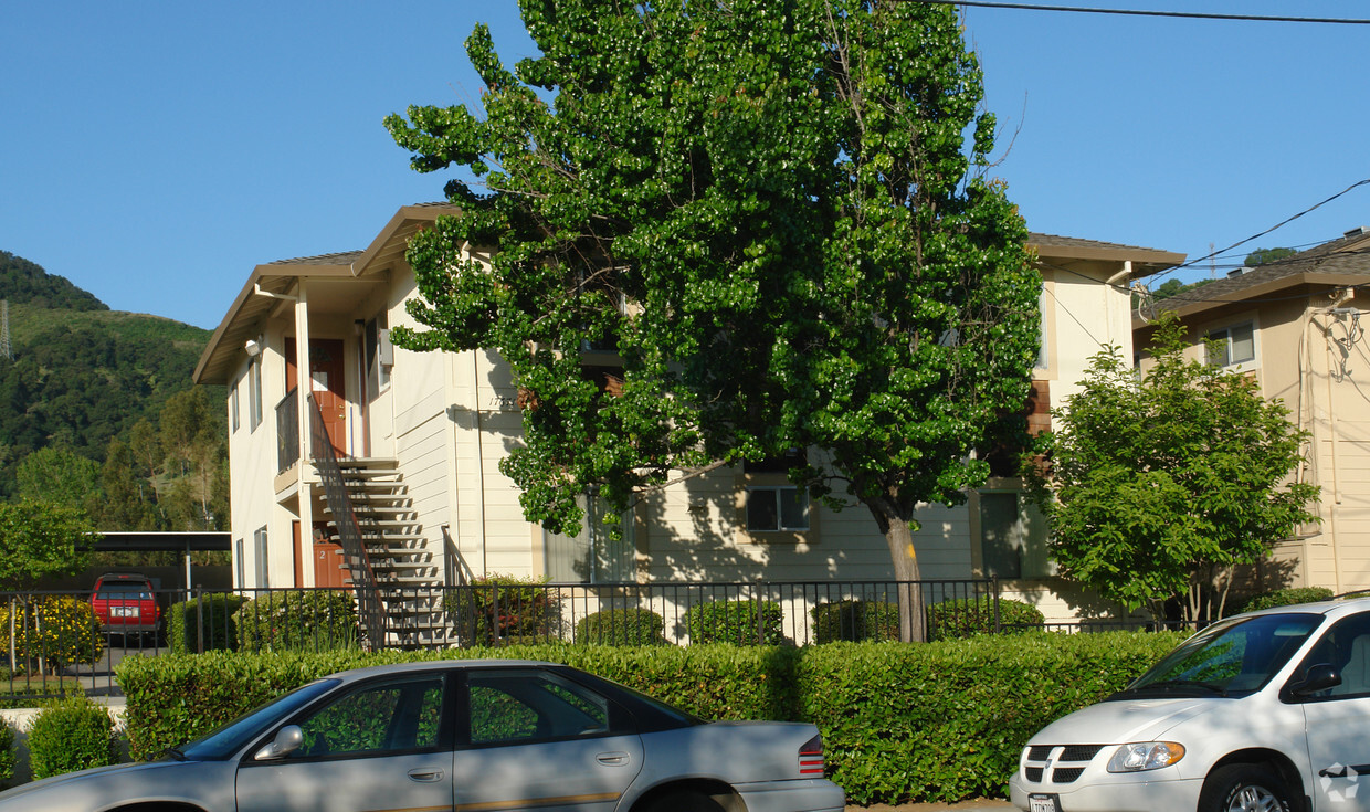 Building Photo - Crest Avenue Apartments