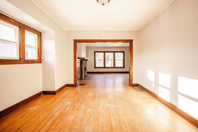 Building Photo - 1452 Rollins Rd