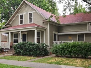 Building Photo - 318-320 W Myrtle