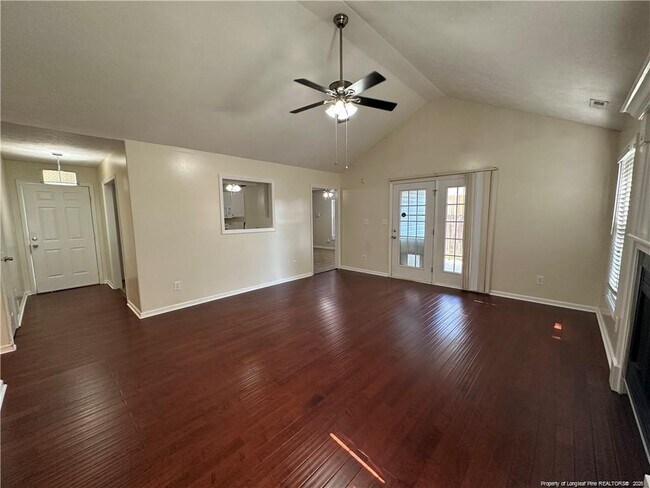 Foto del edificio - 1519 Pinebrook Dr