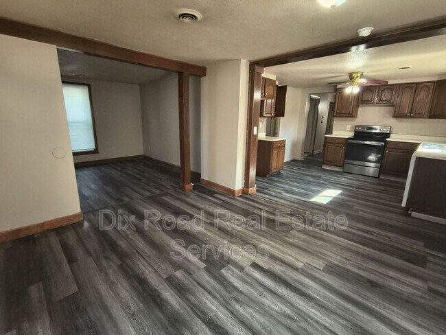 Foto del edificio - 2308 Waneta Ave