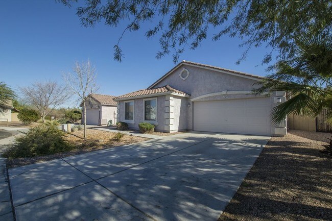 Building Photo - 1371 N Fresno St