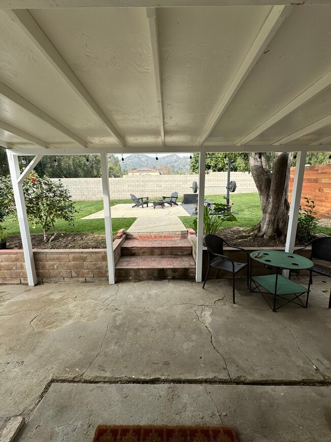Foto del edificio - 10601 Foothill Blvd