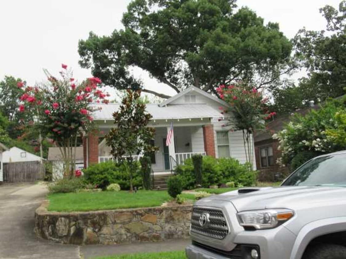 Primary Photo - 2017 N Garfield St