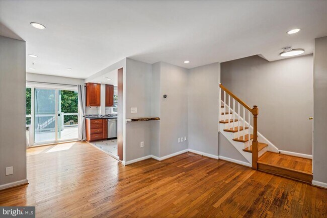 Building Photo - 2709 Albemarle Dr