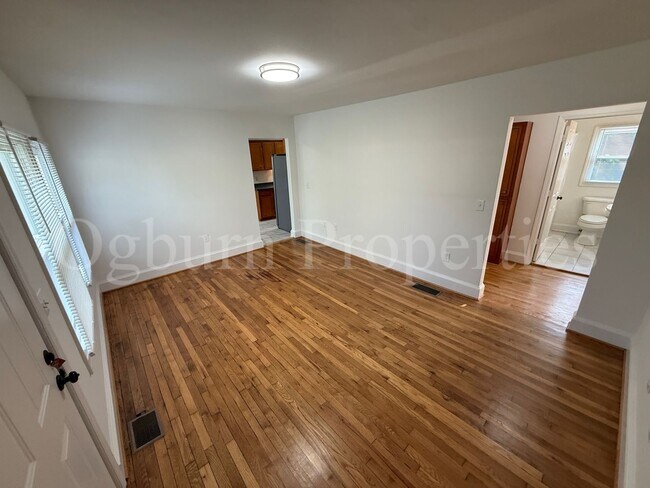 Foto del edificio - 2900 S Main St