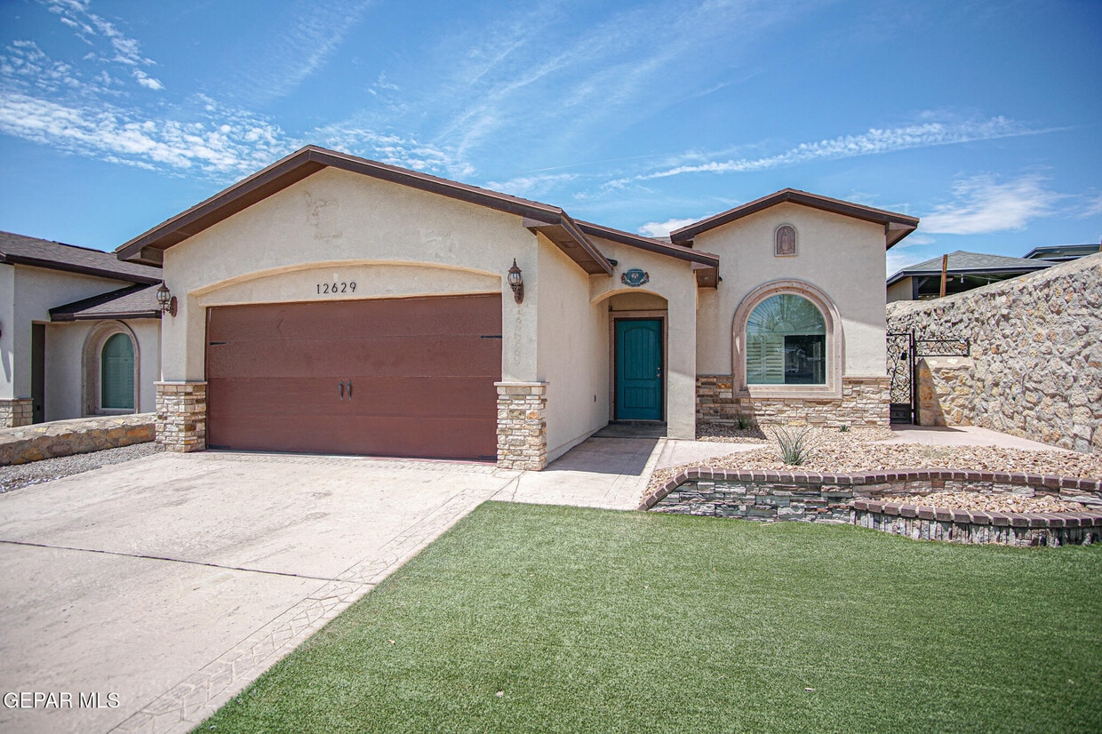 Primary Photo - 12629 Mark Twain Ave