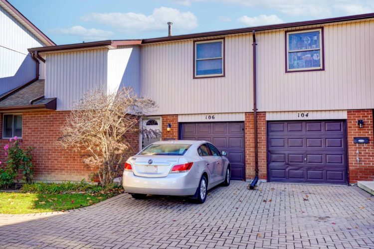 Photo principale - Great 3 Bdrm Townhome in Pond Mills for Re...