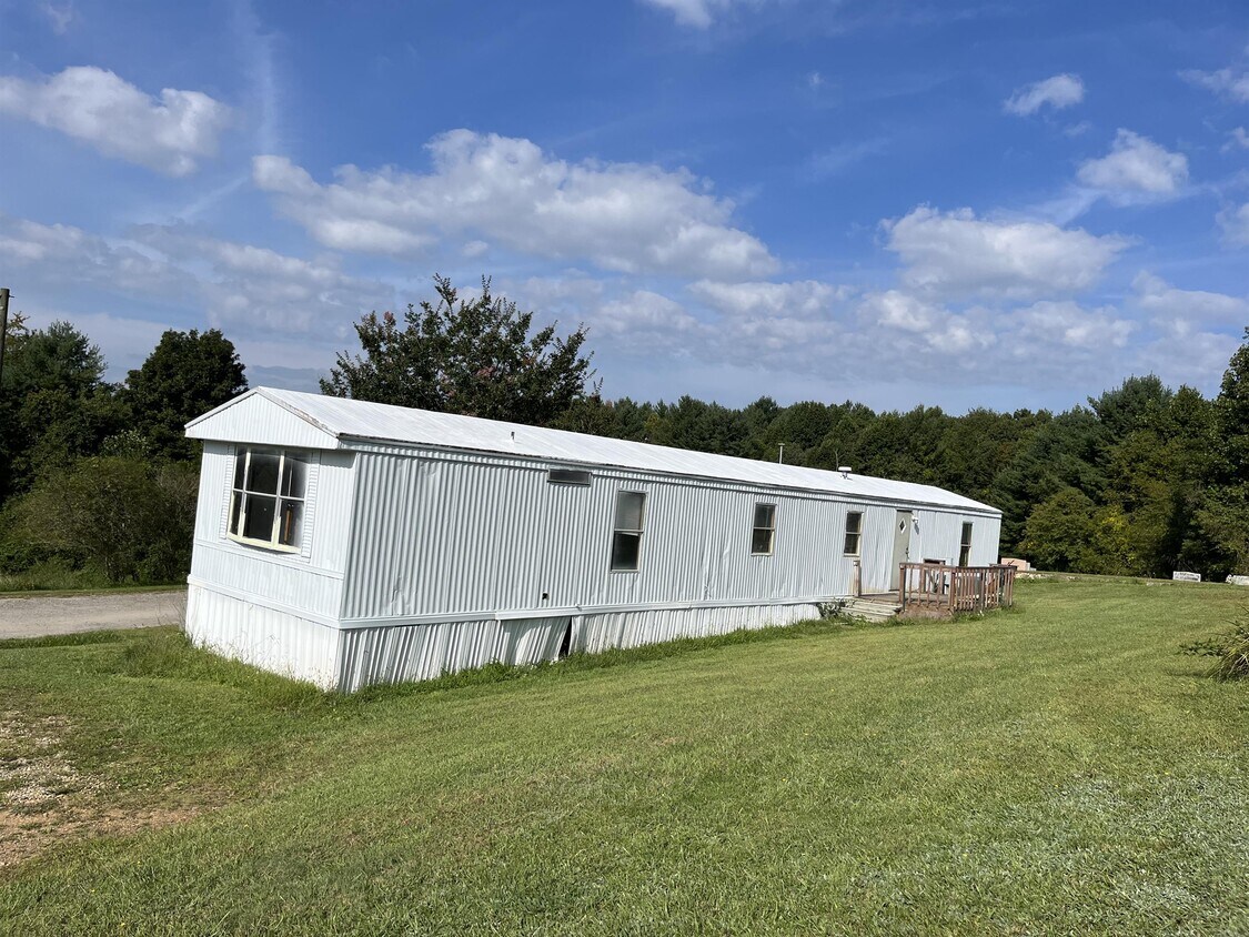 6 Becky Ln, Fairview, NC 28730 House Rental in Fairview, NC