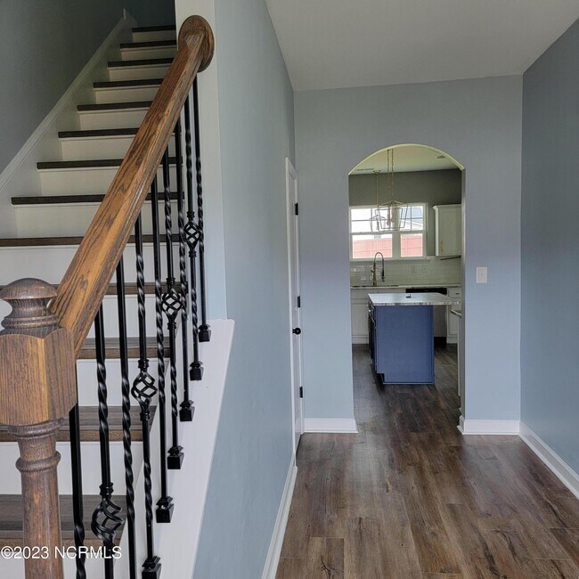 Building Photo - 307 White Dove Dr