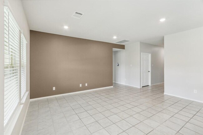 Foto del edificio - 9701 Kensley Rose Dr