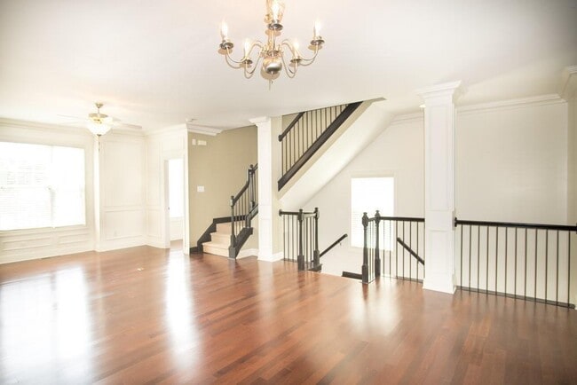 Building Photo - 5720 Pine Oak Dr NW