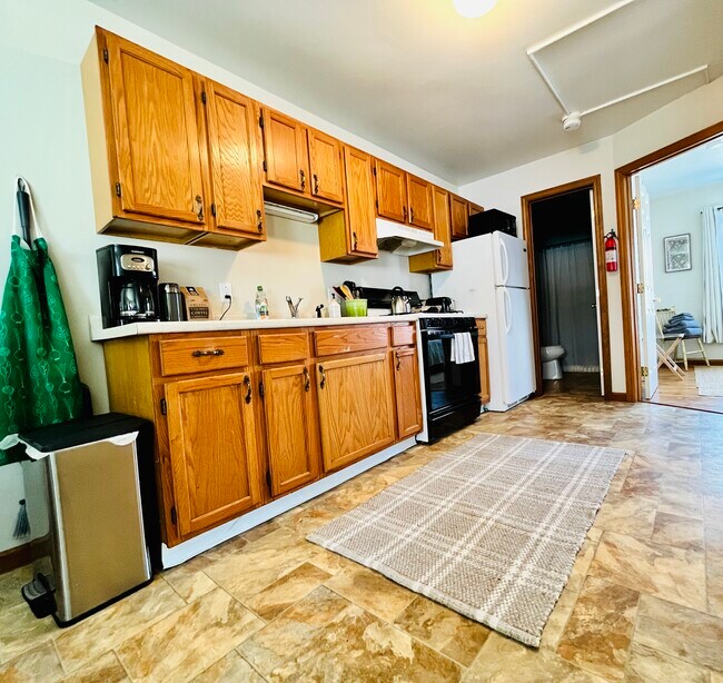 358 N Winooski Ave Unit 4, Burlington, VT 05401 358 N Winooski Ave