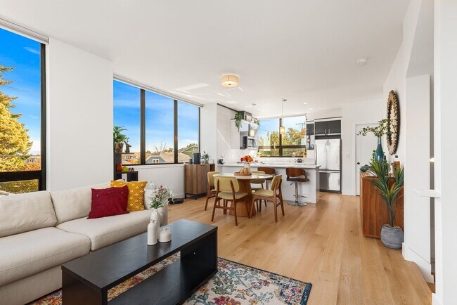 Foto del edificio - West Seattle 3 Bedroom Luxury Townhome with Stunning Views