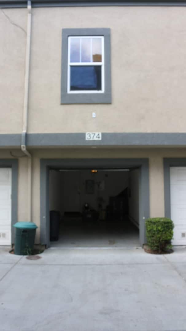 Foto del edificio - Excellent 2 Bed 2 Bath Town Home
