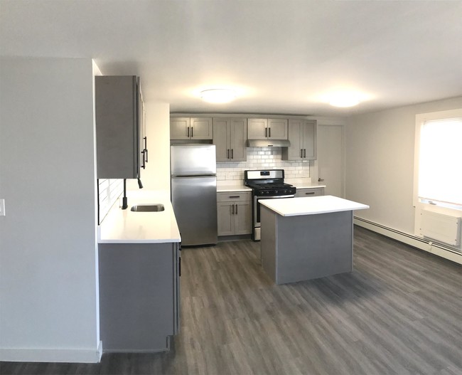 Building Photo - 501 Lake Terrace