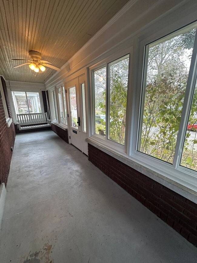 Photo - Gorgeous Renovated Highlands Bungalow – Available for Rent! House