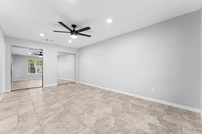 Foto del edificio - 2 Ground Brier Ct