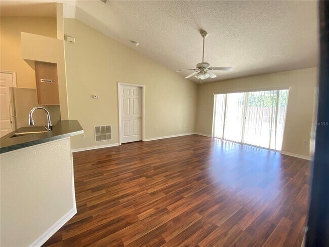 Foto del edificio - 234 Baypoint Dr