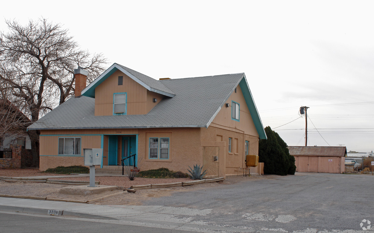 Foto del edificio - 3206 Oak St