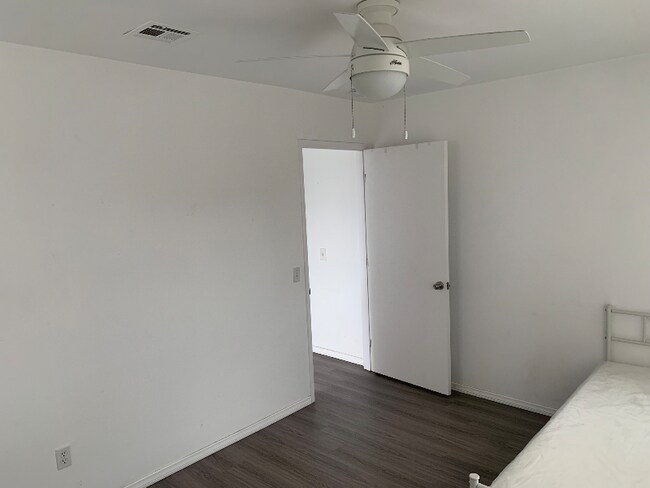 Foto del edificio - 2401 Heather Ave